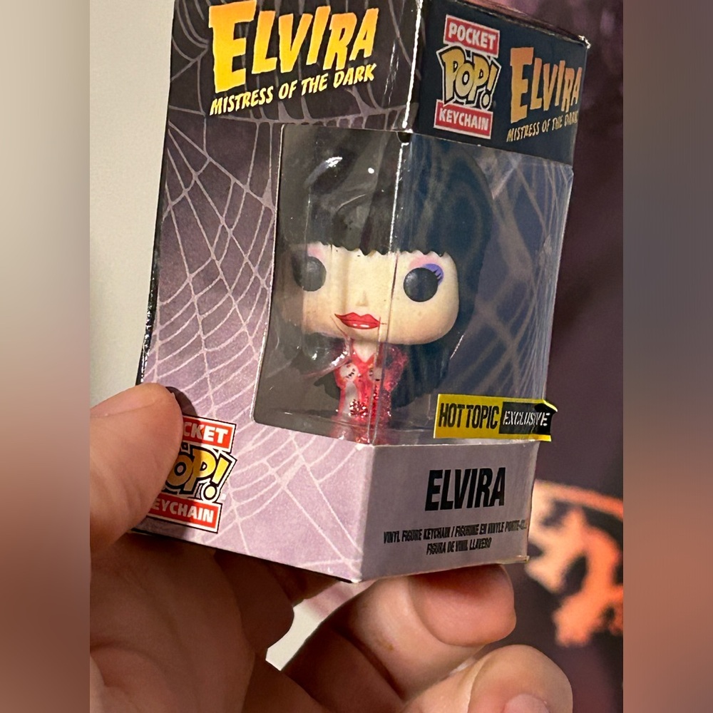 Elvira Funko Pop keychain NIB